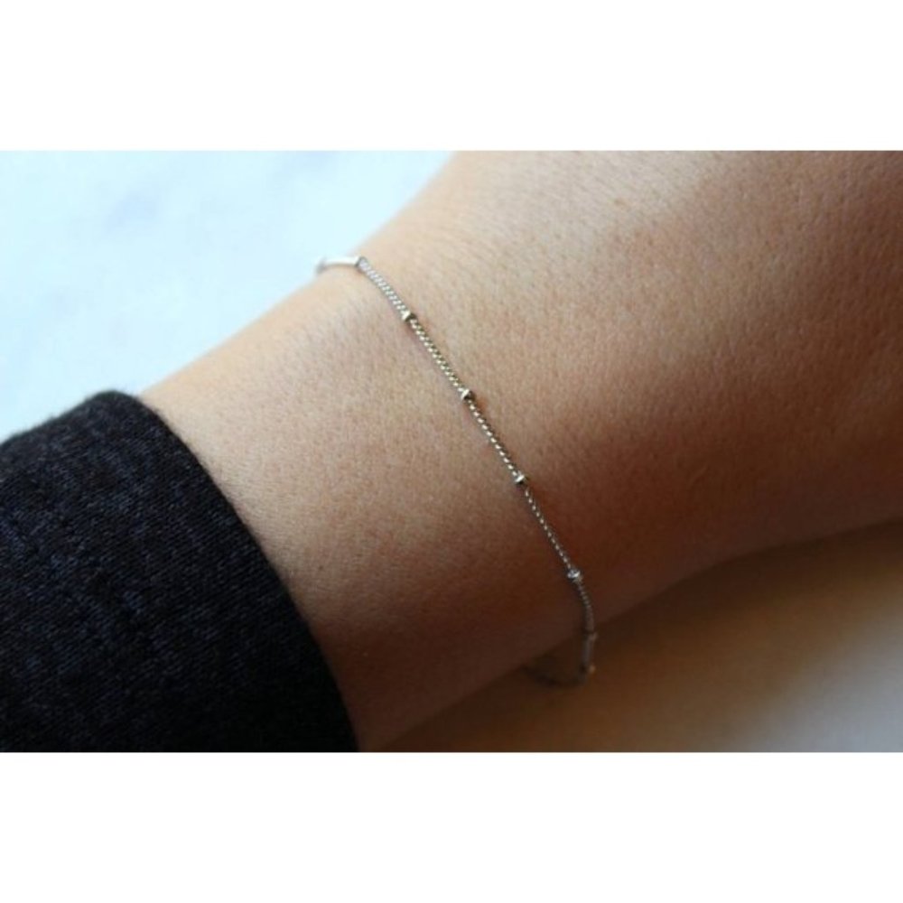 ✨ Dainty Silver Dew Drop Bracelet - Great Gift!✨